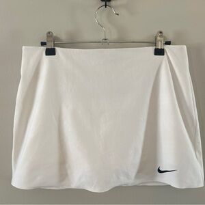 NIKE Dri-Fit White Skort Size M